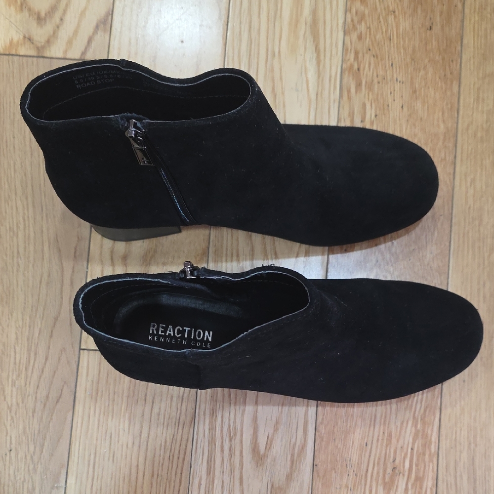 Kenneth Cole Reaction Black Chukka Boots